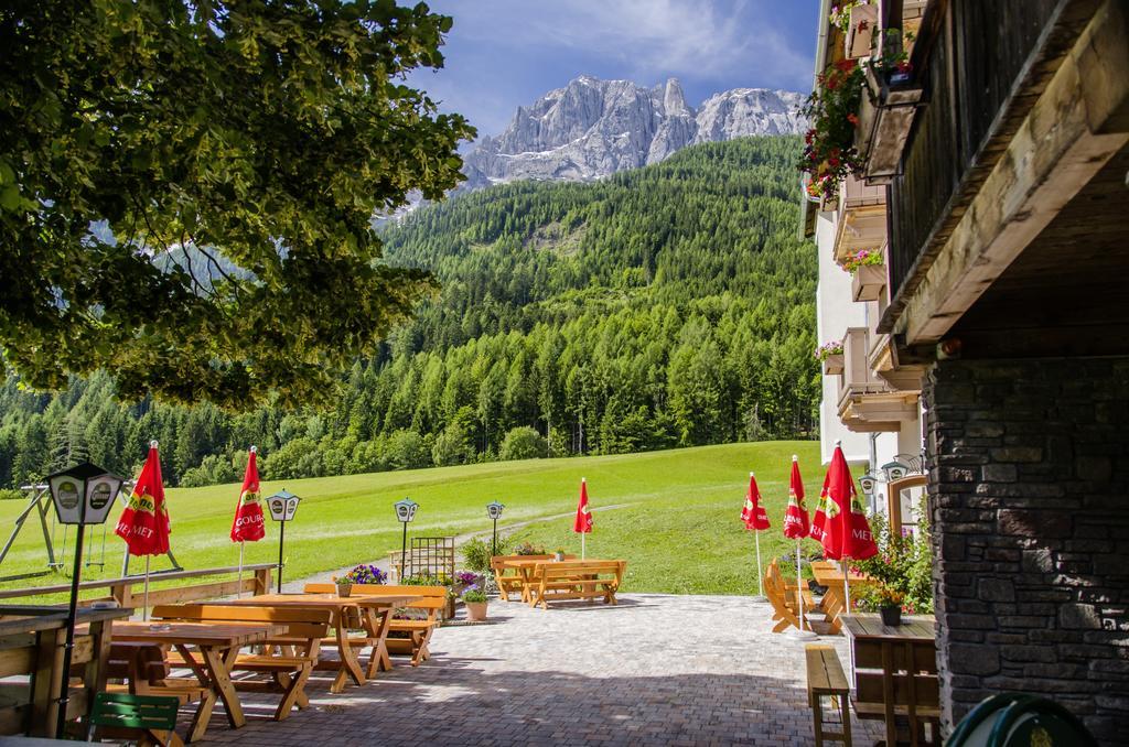Landgasthof Kreithof Hotel Tristach Exterior photo