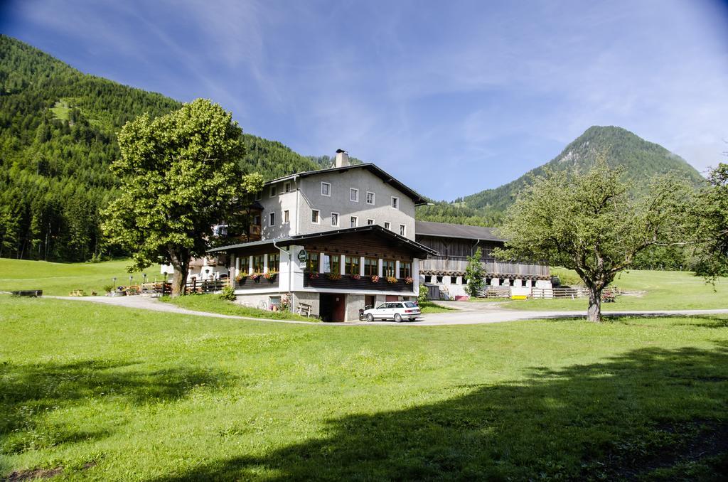 Landgasthof Kreithof Hotel Tristach Exterior photo